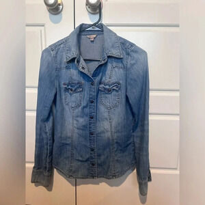Guess Vintage Button chambray shirt. Size XS.